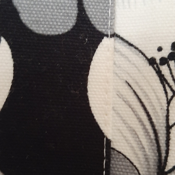 Burberry mini skirt, UK size 8/US size 6 - Picture 2 of 6